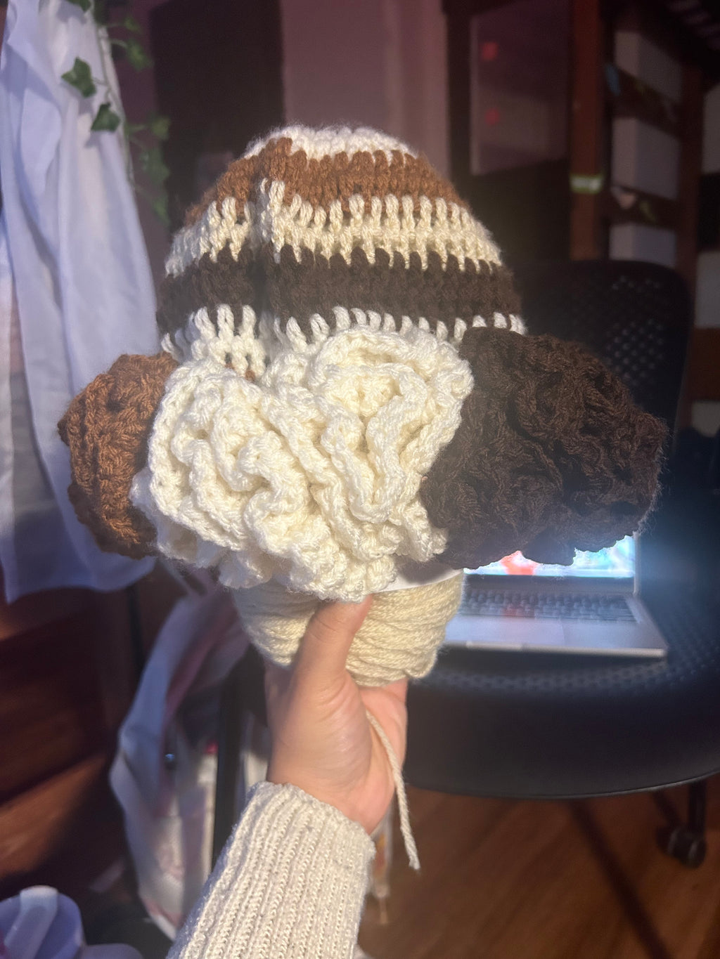 LARGE Ruffle Hat